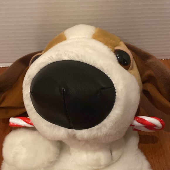 Kurt S. Adler Beagle The Dog Artlist Collection 20” Plush Christmas Stocking - Picture 2 of 11